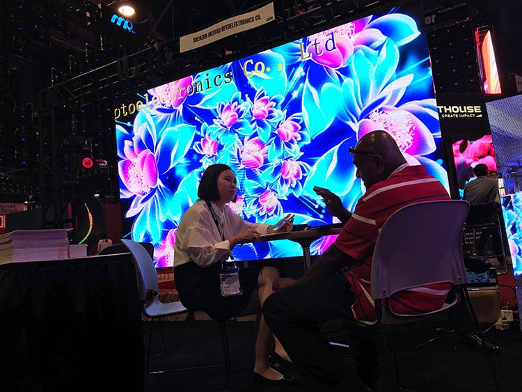 最佳创意LED显示屏亮相infocomm，bsports备受关注