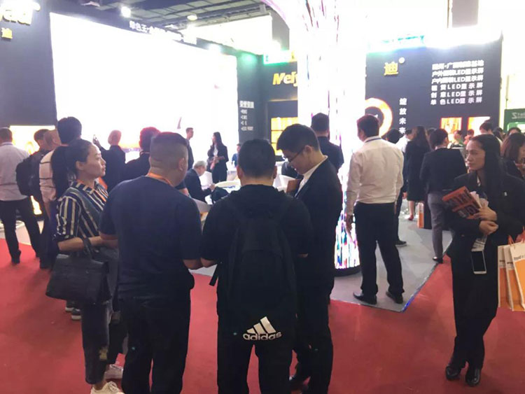 最具创意LED显示屏亮相广州展，bsports备受关注