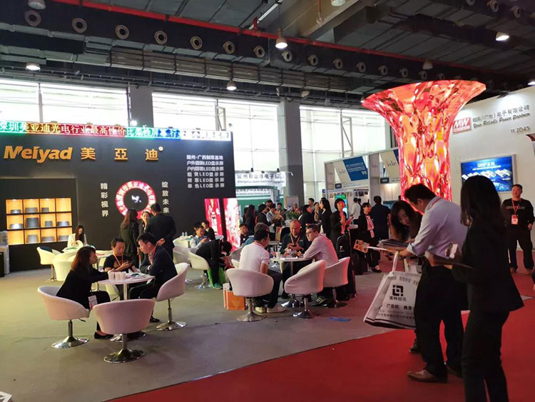 最具创意LED显示屏亮相广州展，bsports备受关注