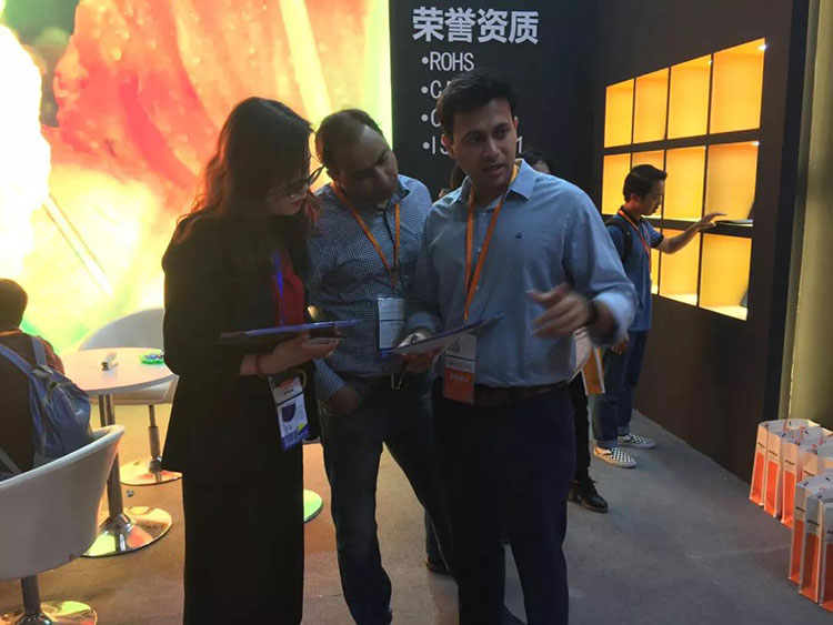 最具创意LED显示屏亮相广州展，bsports备受关注