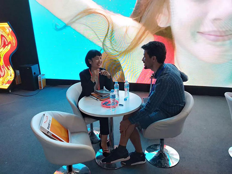 最具创意LED显示屏亮相广州展，bsports备受关注