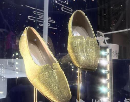 黄金鞋子 bsports分享 上海展示 
