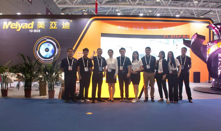 bsports销售精英们合影