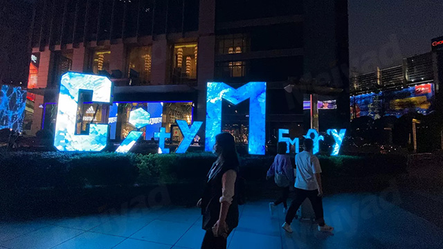 bsports承制广州某商业广场CITY MEMORY"LOGO艺术屏