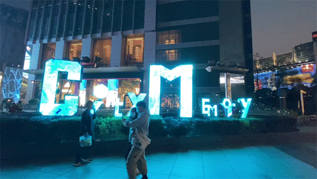 bsports承制广州某商业广场CITY MEMORY"LOGO艺术屏