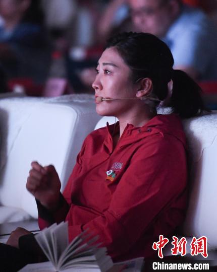 徐梦桃谈多元跨界：因爱