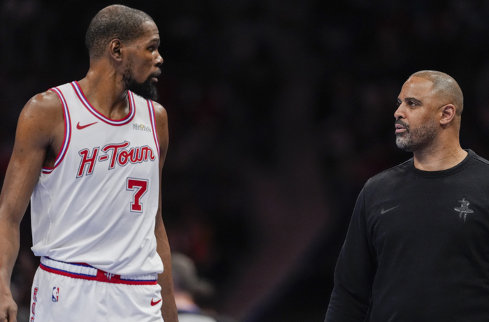 火箭篮板命中率双高仍遭湖人逆转 失误与战术问