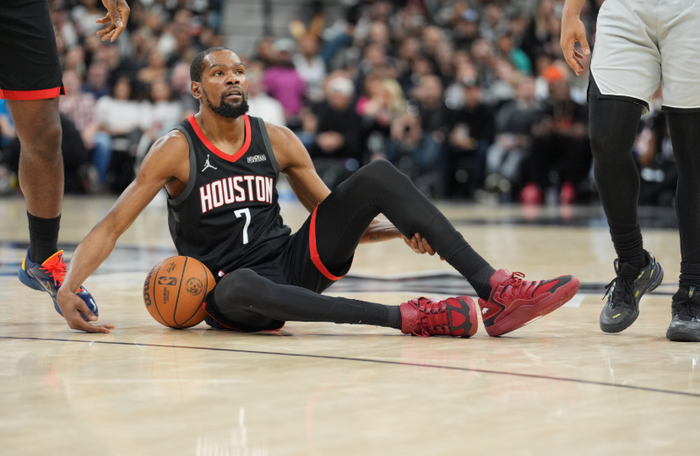 火箭篮板命中率双高仍遭湖人逆转 失误与战术问