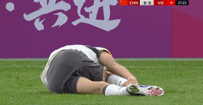 U23国足遭遇伤病危机 毛伟杰被飞铲伤退引战术调