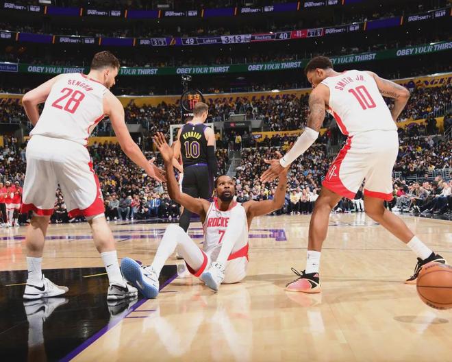 季后赛伤病名单出炉：湖人核心复出成疑 火箭杜